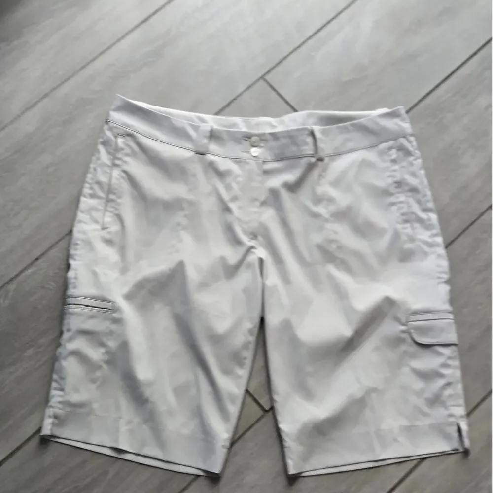 Nike Golf Tour Performance Lightweight Dri-Fit Bermuda Cargo Shorts size 16